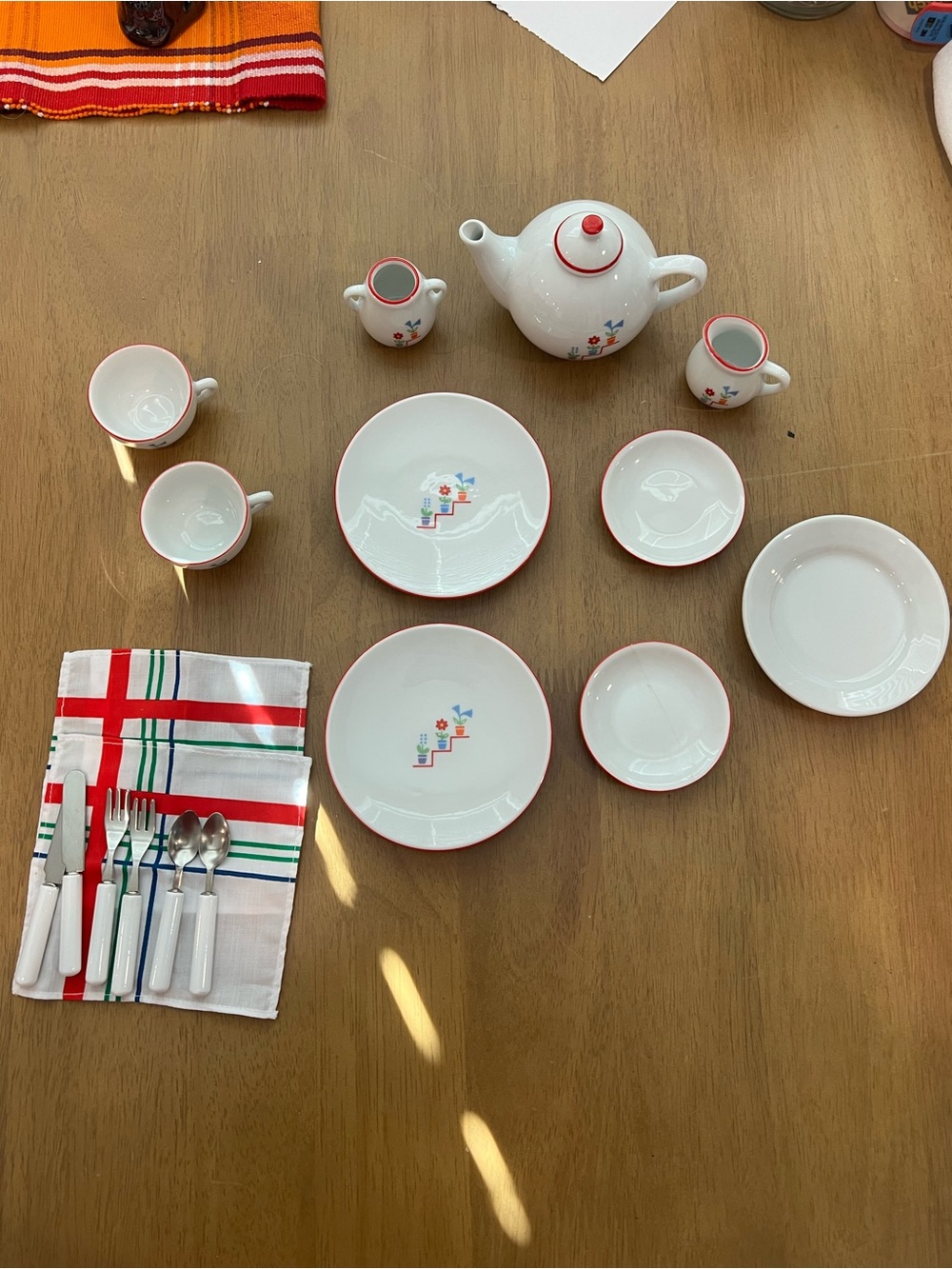 American Girl collection Molly's Birthday China Tea Set used condition